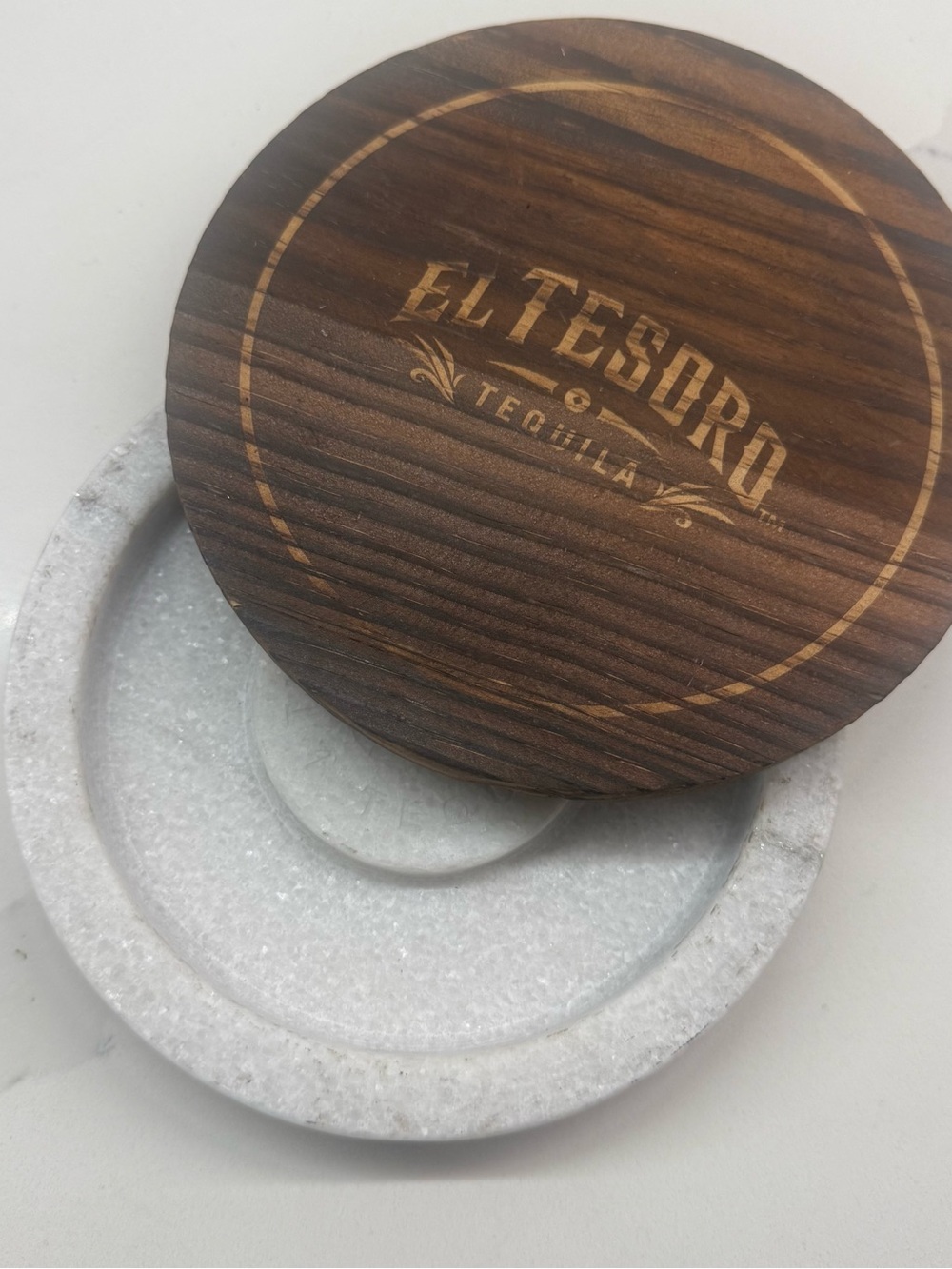 El Tesoro Tequila Branded Marble & Wood Rim Set - Brown & White